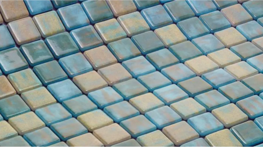 Pearl Iridescent — Iridescent glass pool mosaic